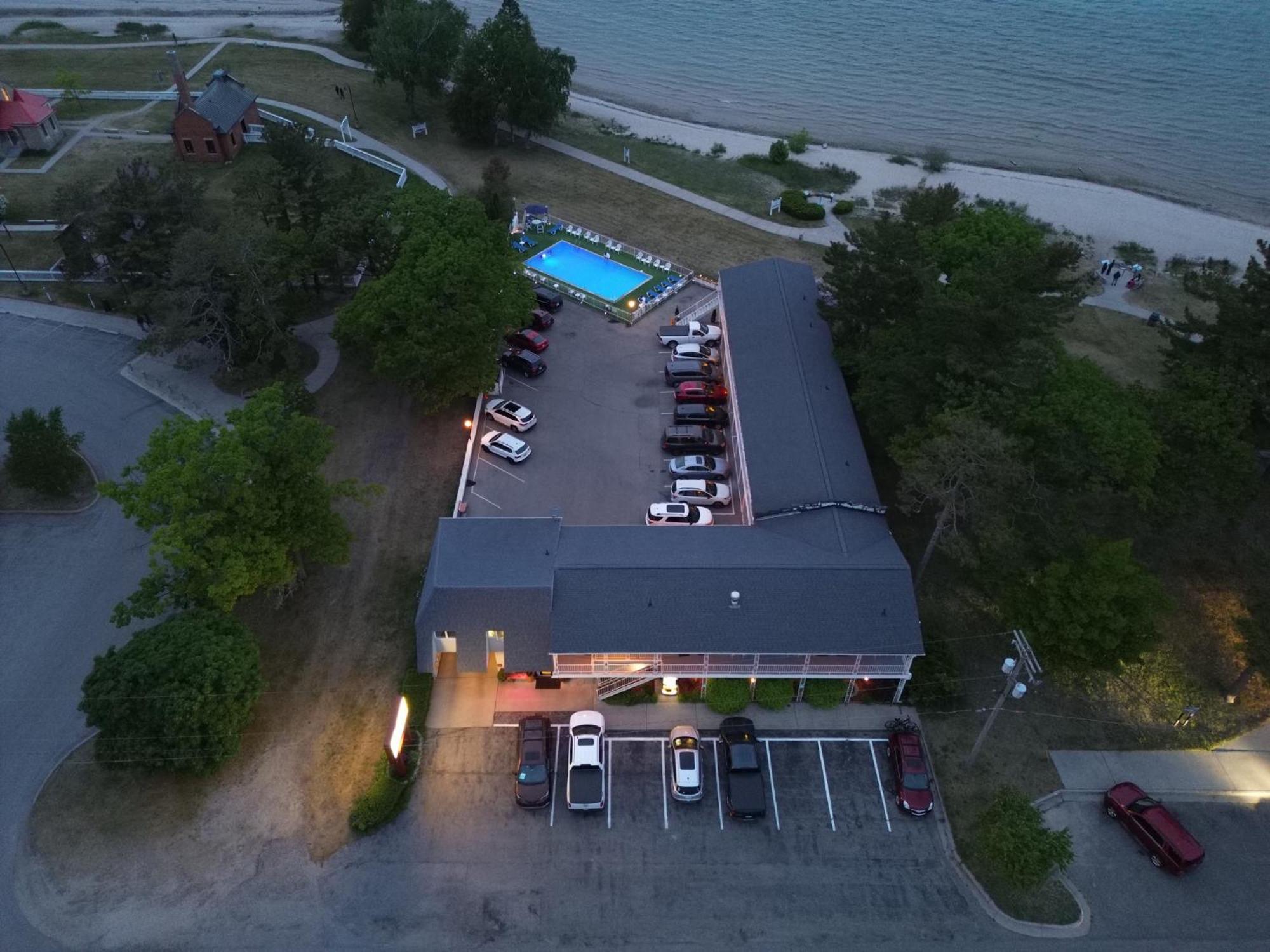 Riviera Motel Mackinaw City Exterior foto