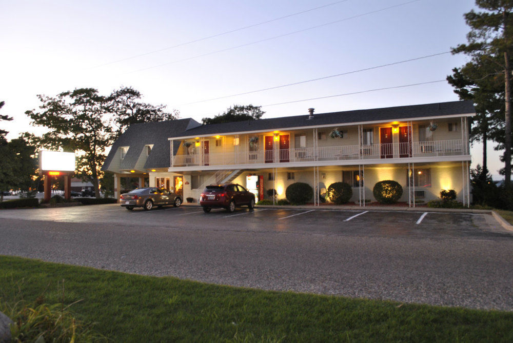 Riviera Motel Mackinaw City Exterior foto