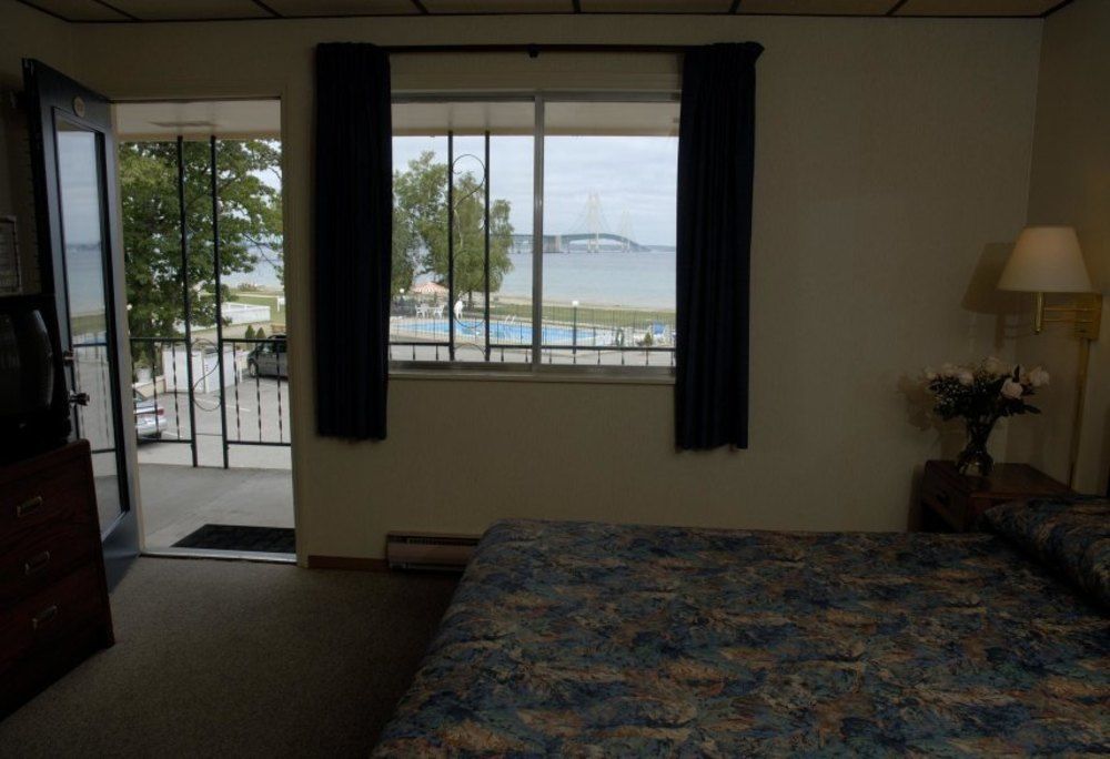 Riviera Motel Mackinaw City Exterior foto