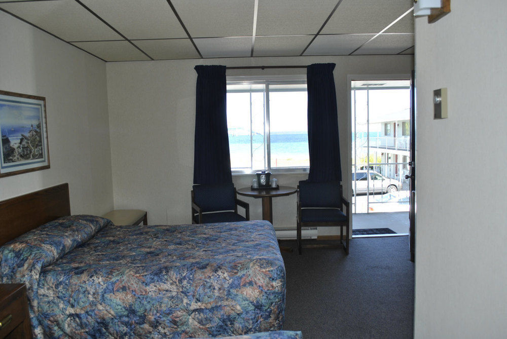 Riviera Motel Mackinaw City Exterior foto